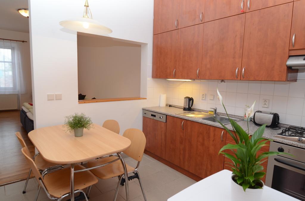 Apartments Karlin Praga Quarto foto