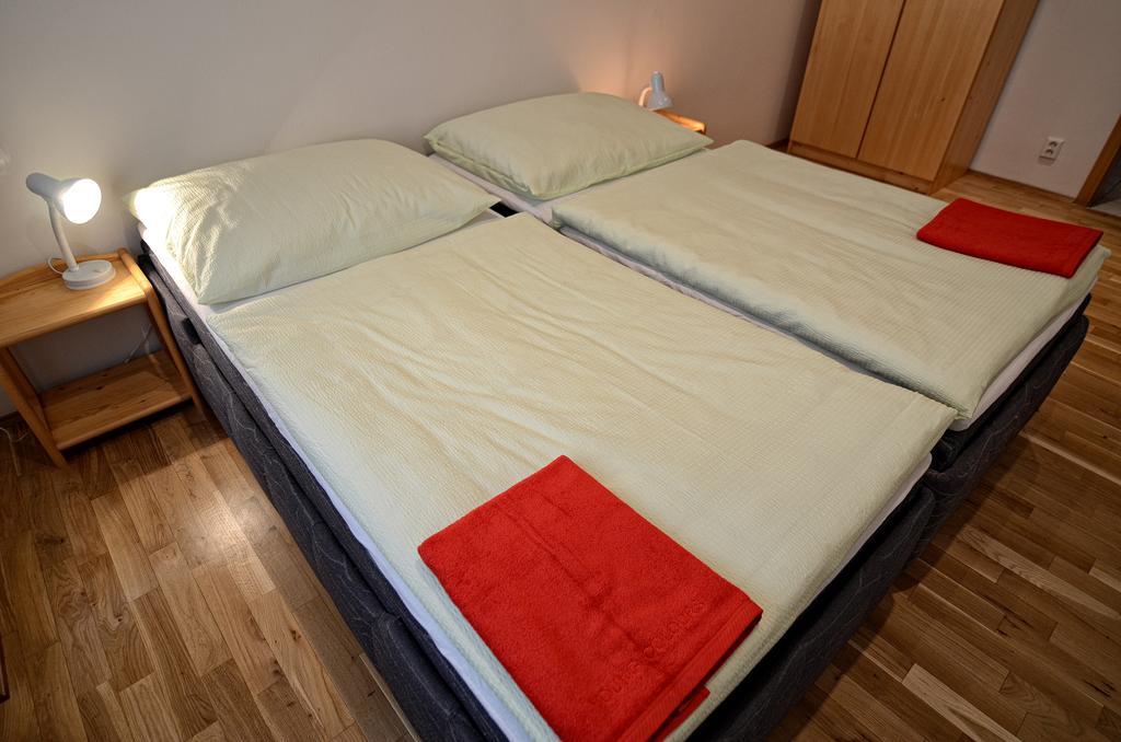 Apartments Karlin Praga Quarto foto