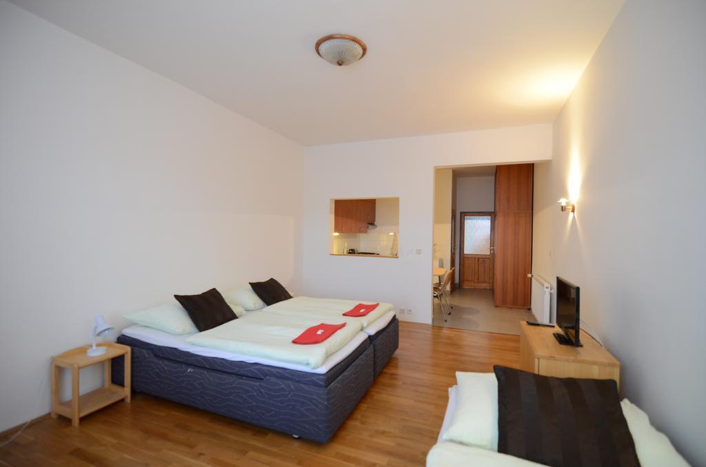 Apartments Karlin Praga Quarto foto