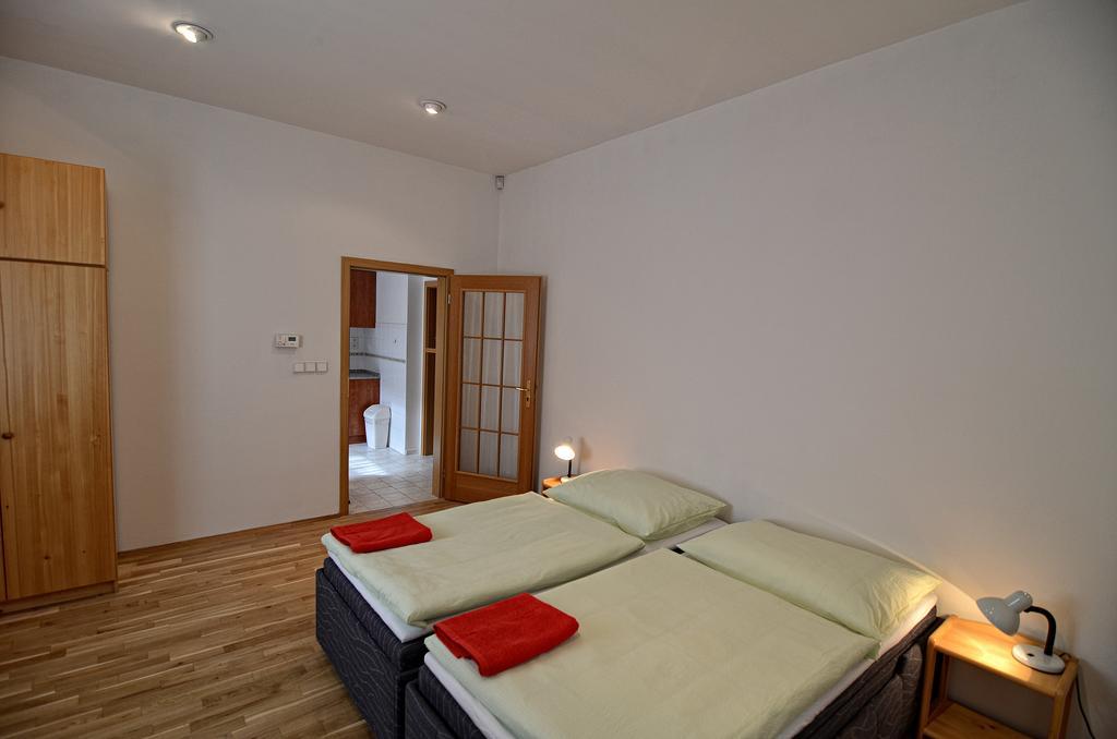 Apartments Karlin Praga Quarto foto